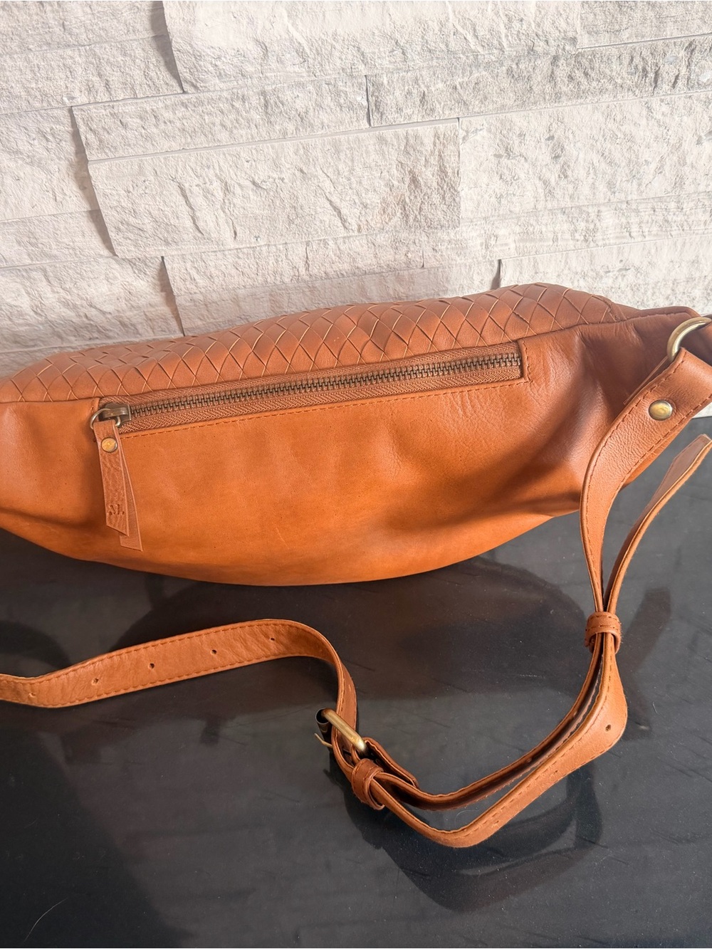 Mandrn Atlas Woven Leather Crossbody Belt Bag - Picture 5 of 8